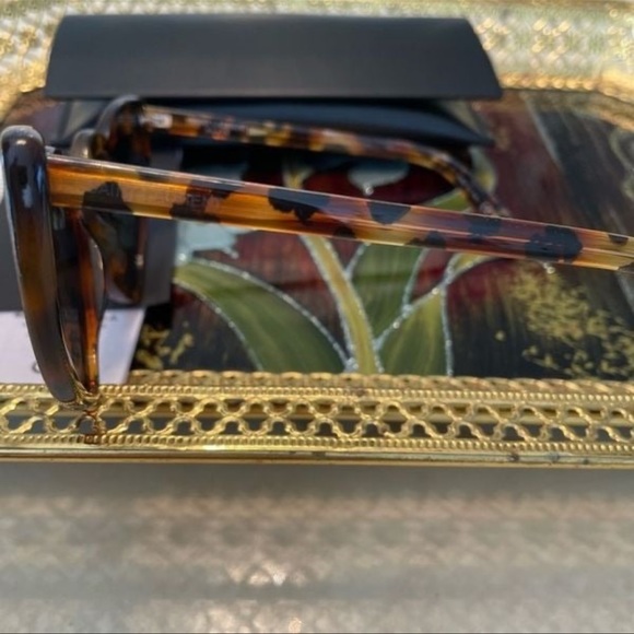 Saint Laurent Heart Sunglasses - Picture 4 of 5